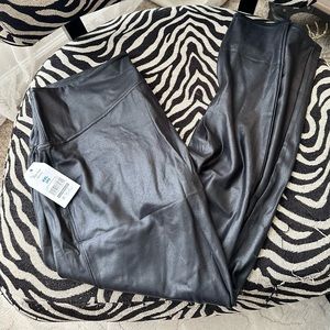 TIME & TRU - Faux Leather Legging